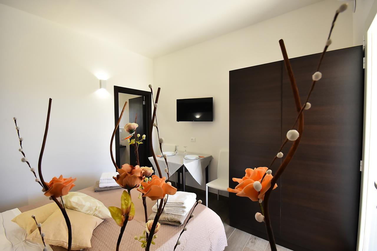 Borgo Fiorito Relais Bed & Breakfast Parabita Exterior photo