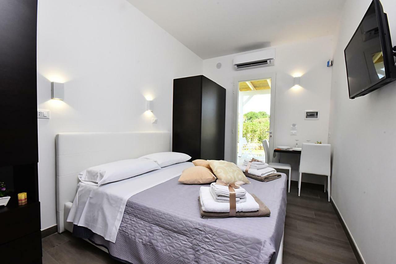 Borgo Fiorito Relais Bed & Breakfast Parabita Exterior photo